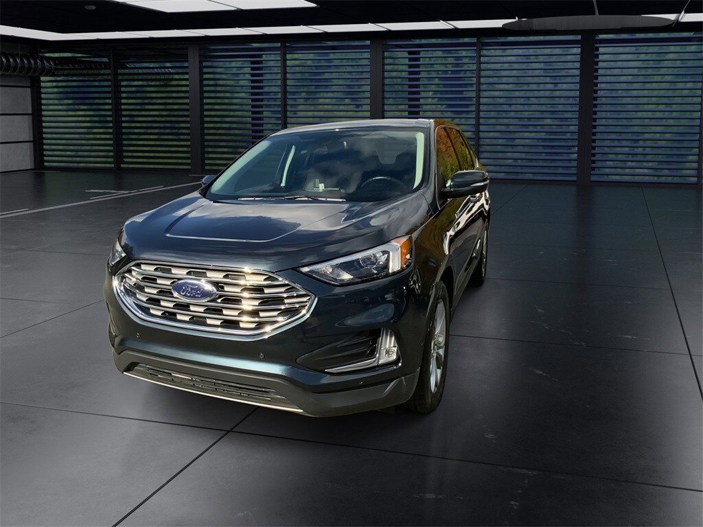 2024 Ford Edge Titanium photo 3
