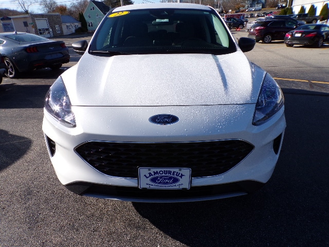 Used 2022 Ford Escape SE with VIN 1FMCU0EZ0NUA23539 for sale in East Brookfield, MA