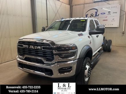 2026 Ram 5500 Chassis Cab TRADESMAN  CREW  4X4 84' CA Pickup