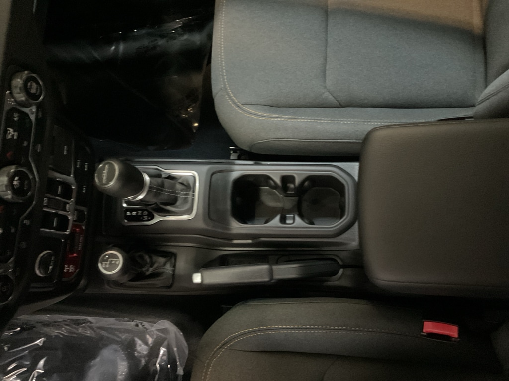 2025 Jeep Gladiator Willys - Photo 11