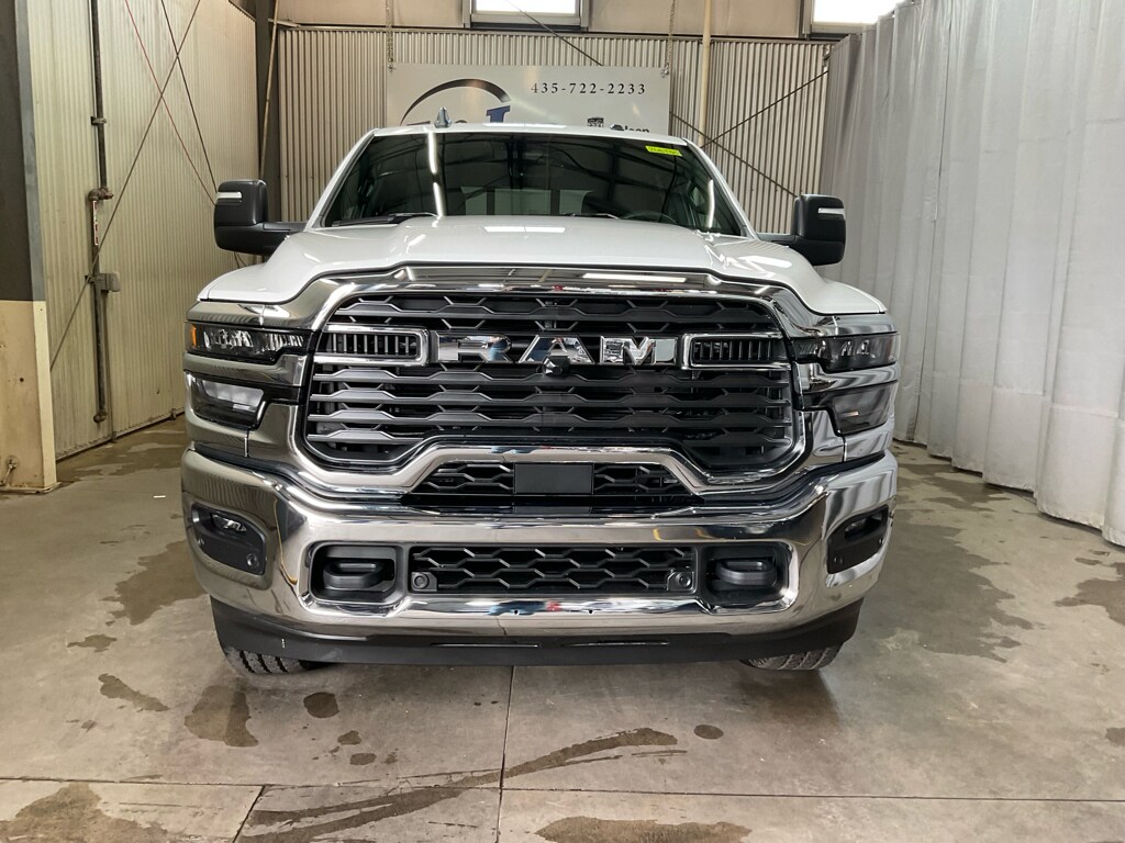 2026 Ram 2500 Tradesman photo 2