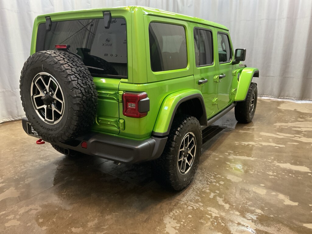 2025 Jeep Wrangler Rubicon photo 3