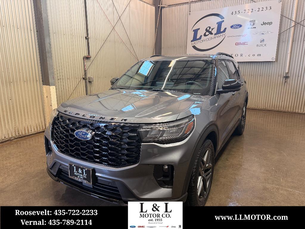 2025 Ford Explorer ST-LINE 4WD (PL535)'s photo