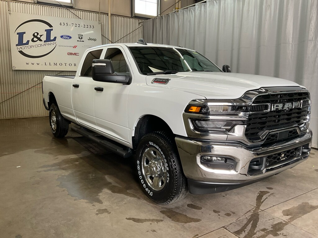 2026 Ram 2500 Tradesman photo 3