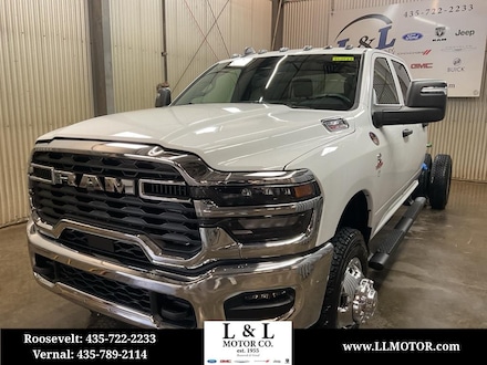 2026 Ram 3500 Chassis Cab TRADESMAN CREW   4X4 60' CA Pickup