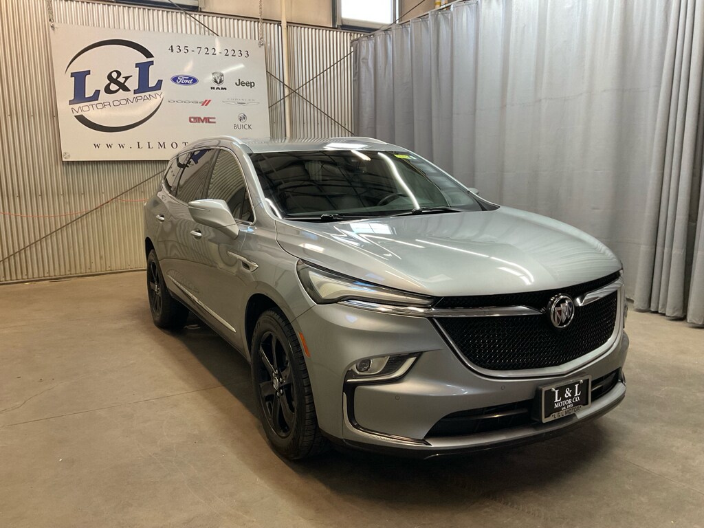 2023 Buick Enclave Essence photo 3