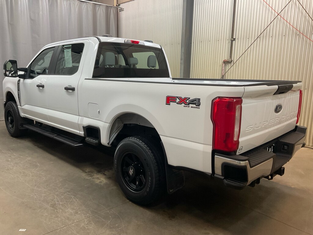 2024 Ford F-250 XL FX4 photo 3