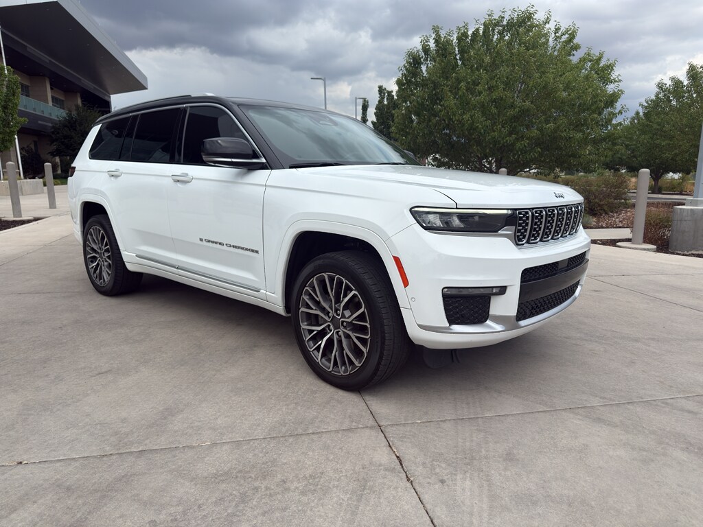 2021 Jeep Grand Cherokee L Summit Reserve photo 3