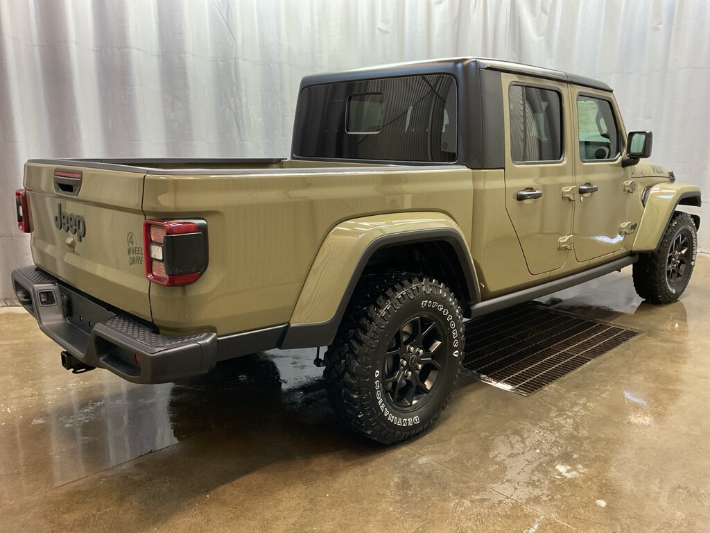 2025 Jeep Gladiator Willys photo 4