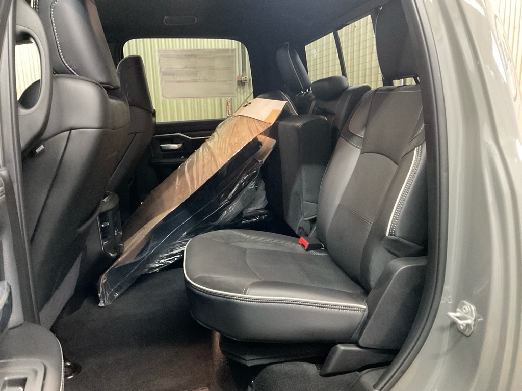 2026 RAM 3500 Laramie - Photo 15