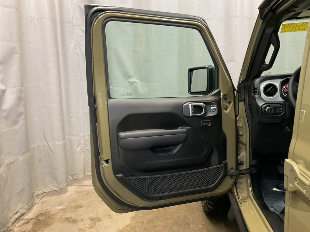 2025 Jeep Gladiator Willys - Photo 9