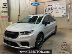 2026 Chrysler Pacifica SELECT AWD Passenger Van
