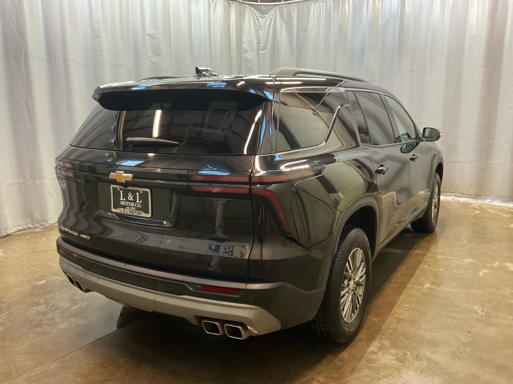 Used 2025 Chevrolet Traverse LT SUV