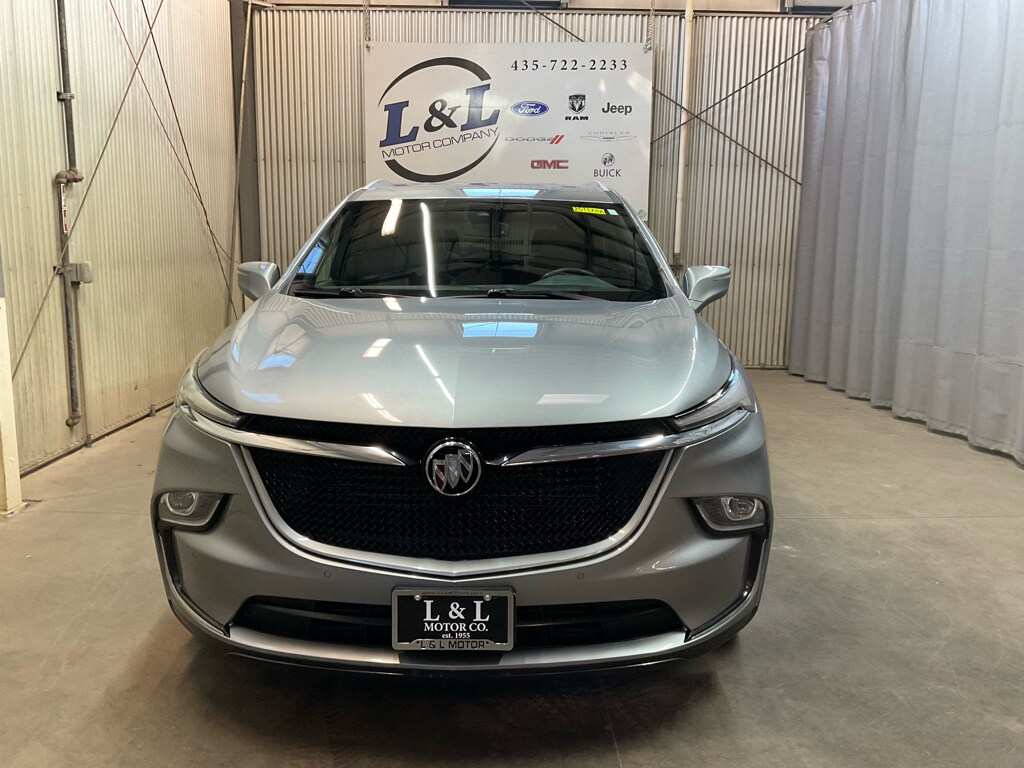 2023 Buick Enclave Essence photo 2