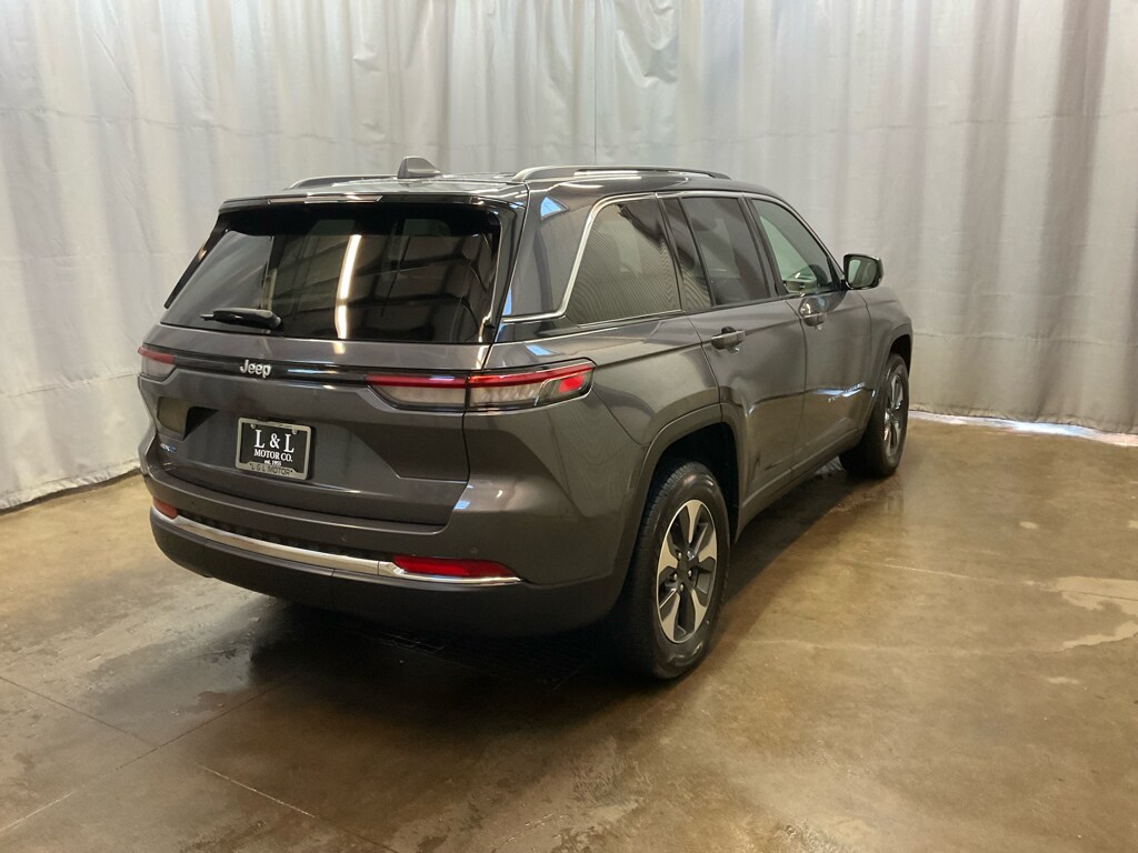 2024 Jeep Cherokee Limited 4xe photo 3