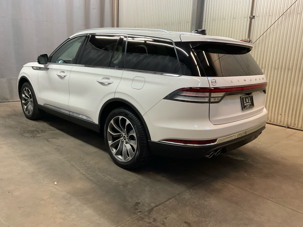 2025 Lincoln Aviator Reserve photo 3