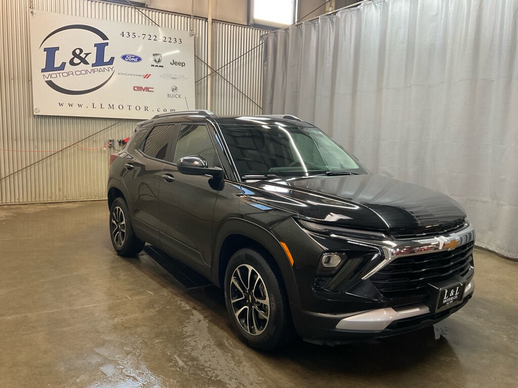 Used 2025 Chevrolet Trailblazer LT SUV