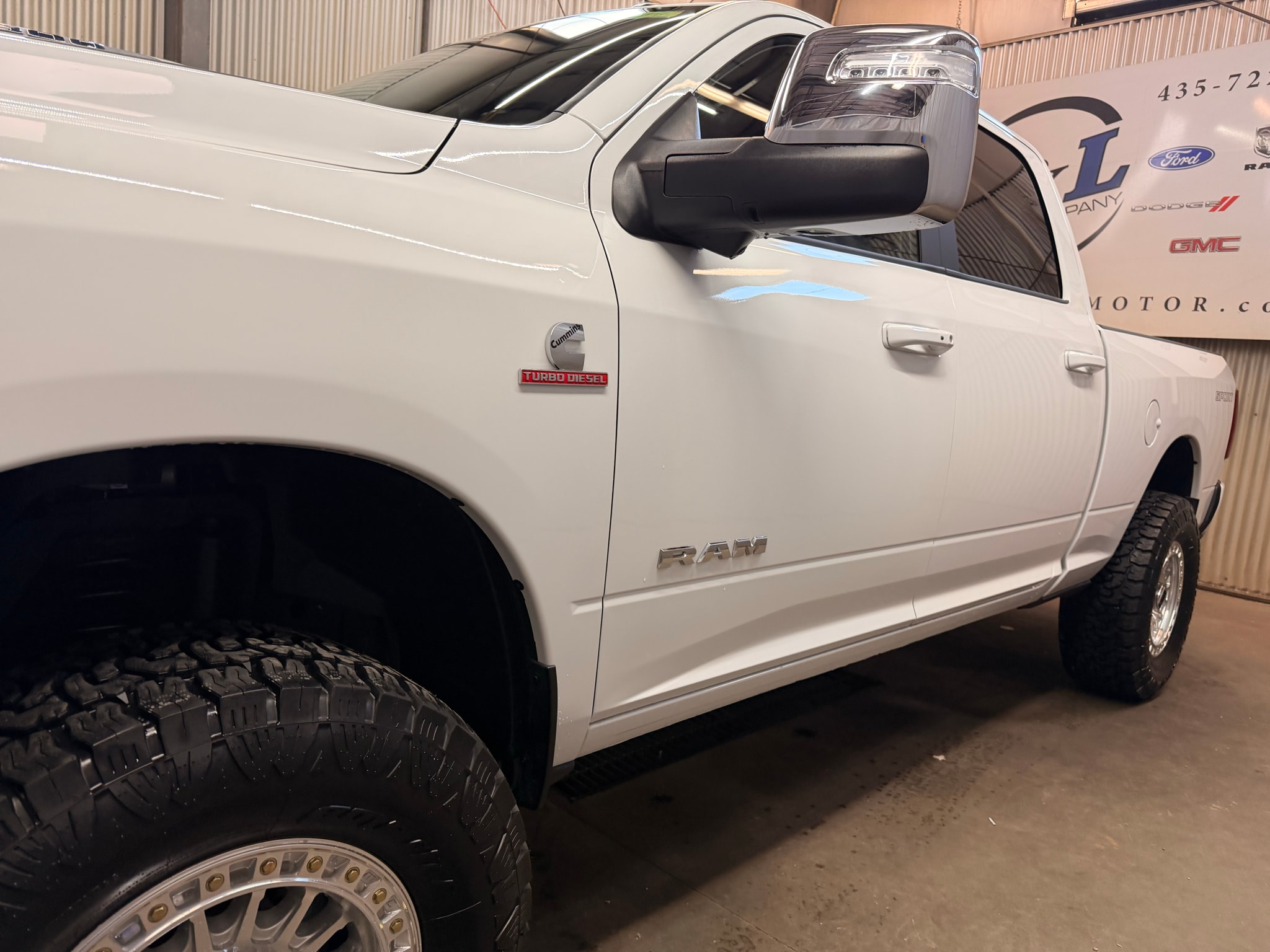 2026 RAM 3500 Laramie - Photo 8