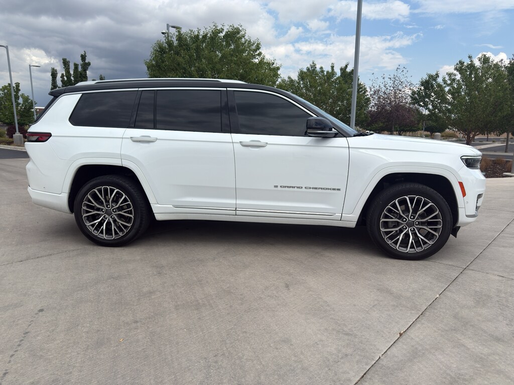 2021 Jeep Grand Cherokee L Summit Reserve photo 4
