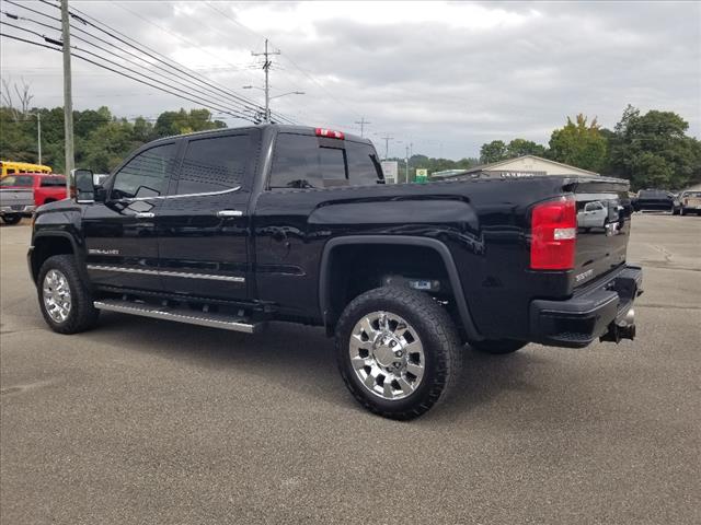 2018 GMC Sierra 2500HD Denali 3