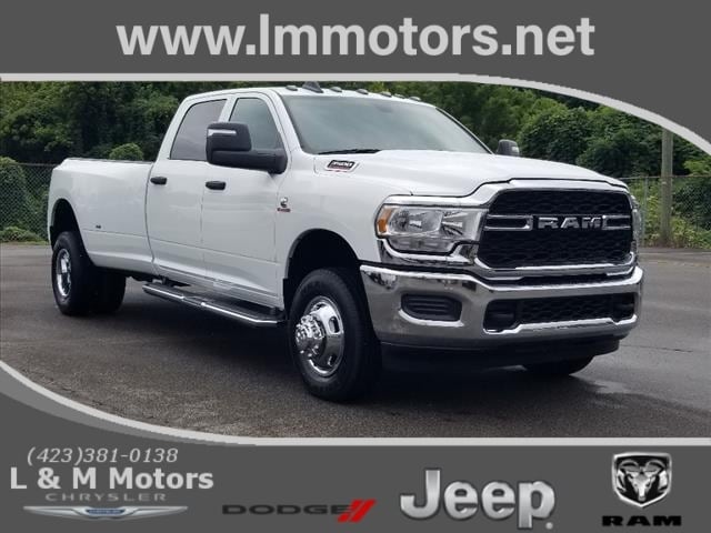 2024 Ram 3500 TRADESMAN CREW CAB 4X4 8 BOX 2