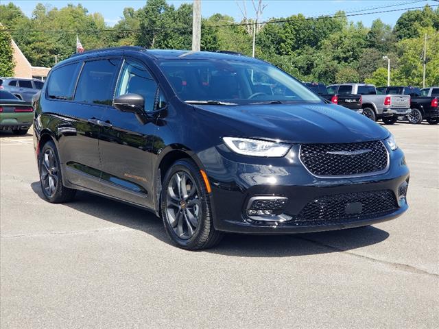 2024 Chrysler Pacifica TOURING L 2