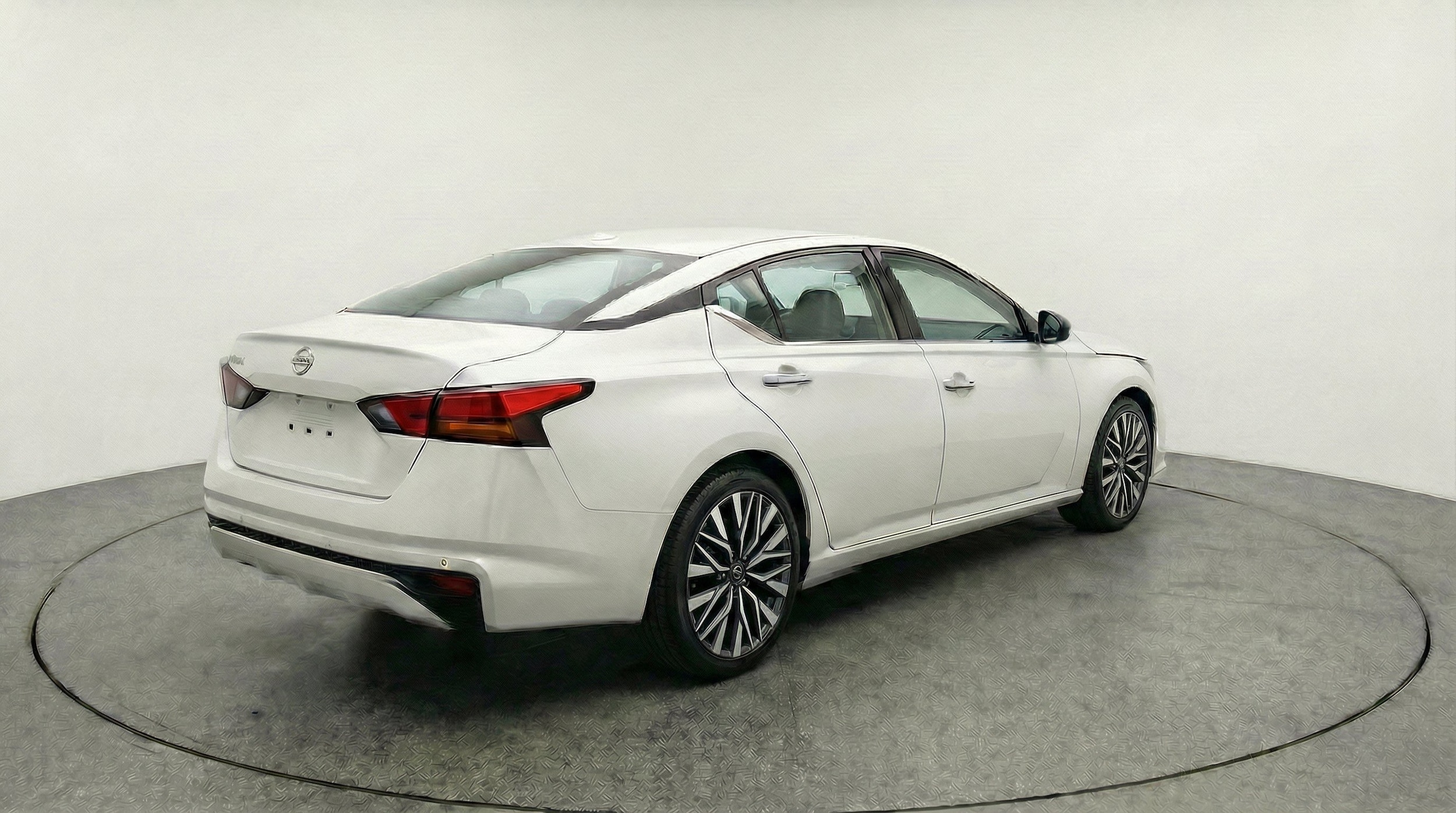 Thumbnail: 2025 Nissan Altima - 9