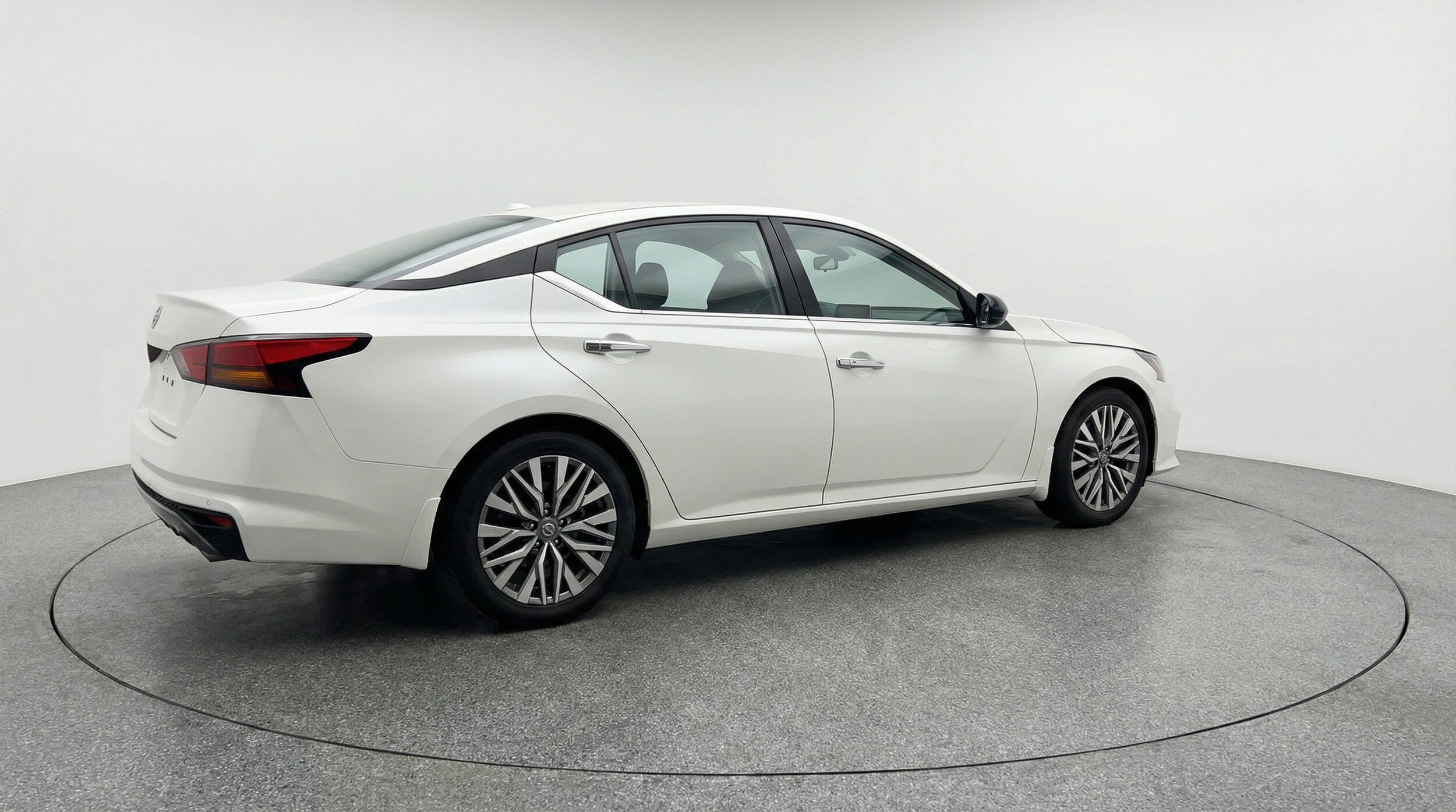 Thumbnail: 2025 Nissan Altima - 9