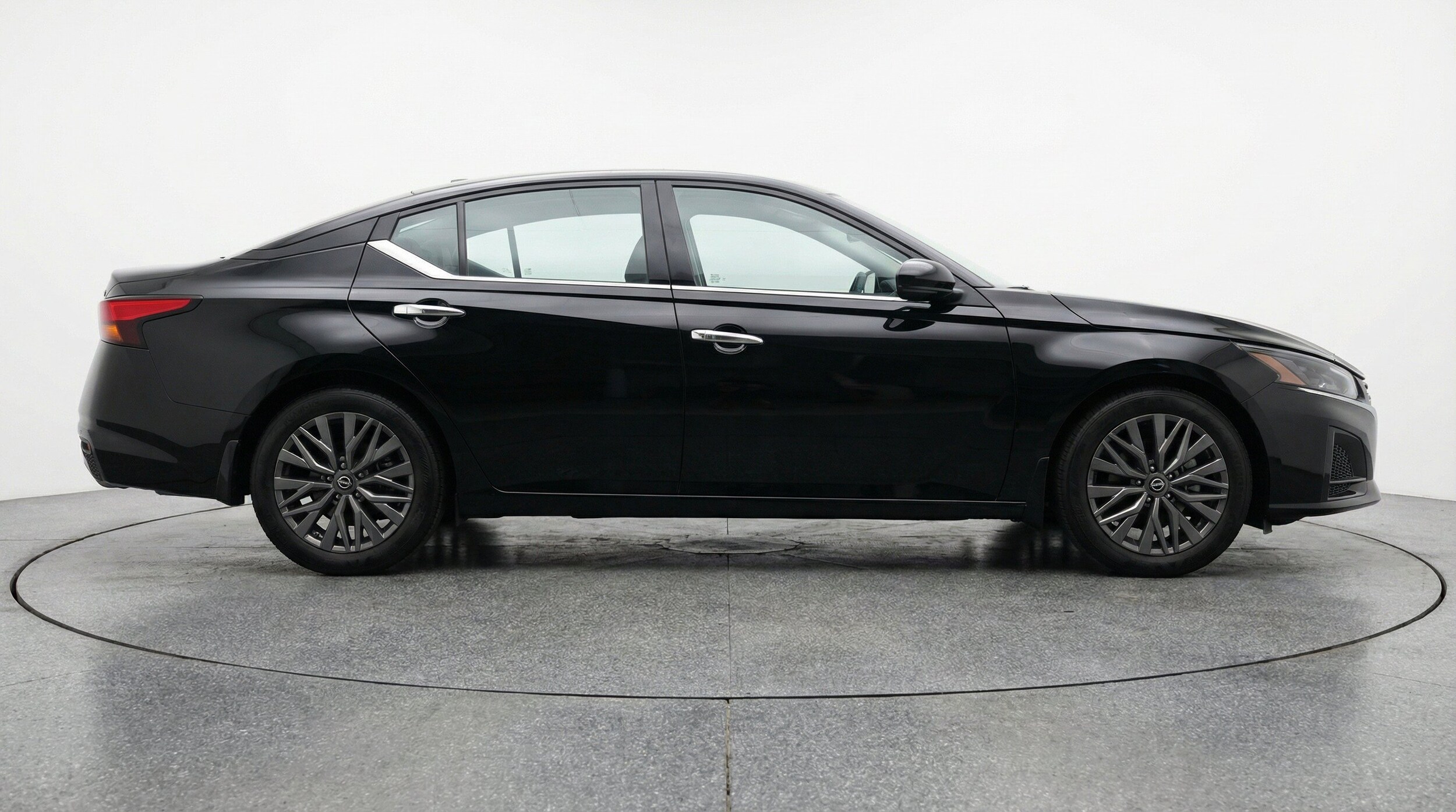 Thumbnail: 2025 Nissan Altima - 11
