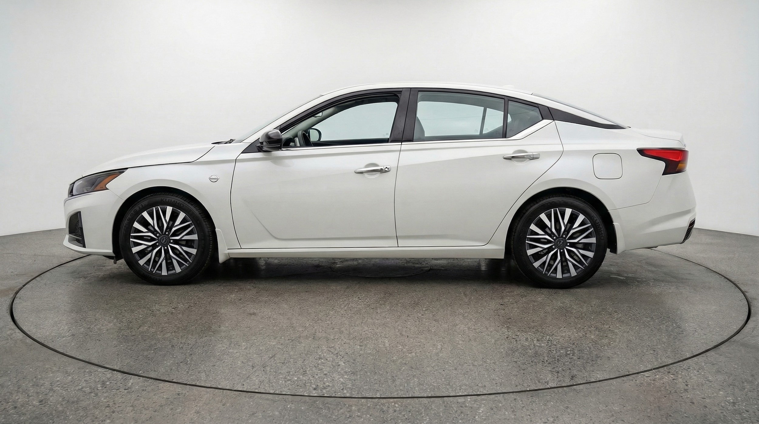 Thumbnail: 2025 Nissan Altima - 4