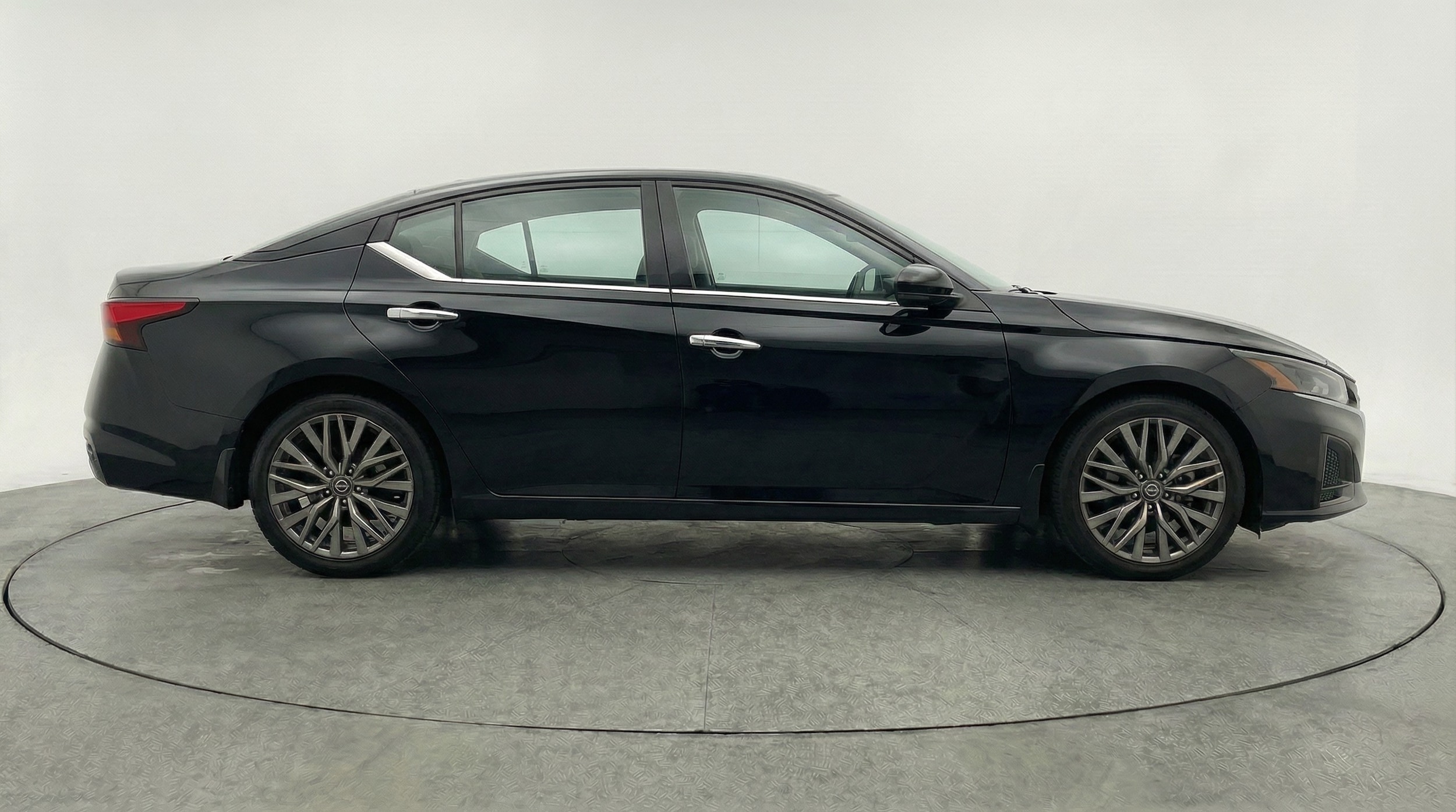 Thumbnail: 2025 Nissan Altima - 8