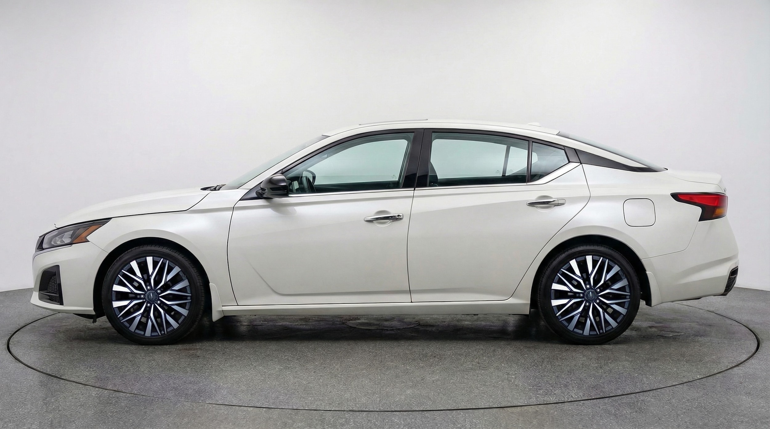 Thumbnail: 2025 Nissan Altima - 4