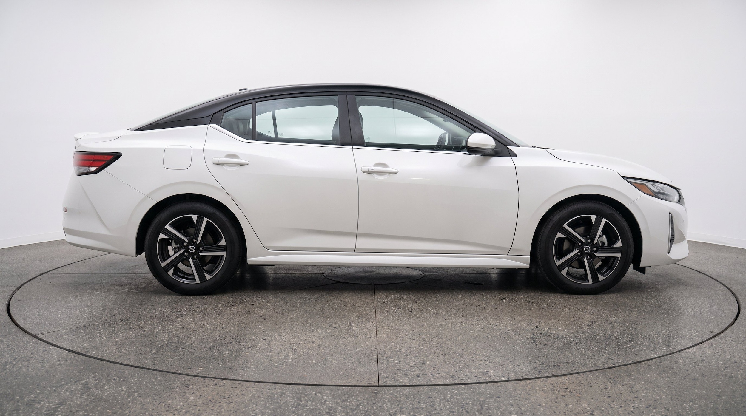 2025 Nissan Sentra SV - Photo 11