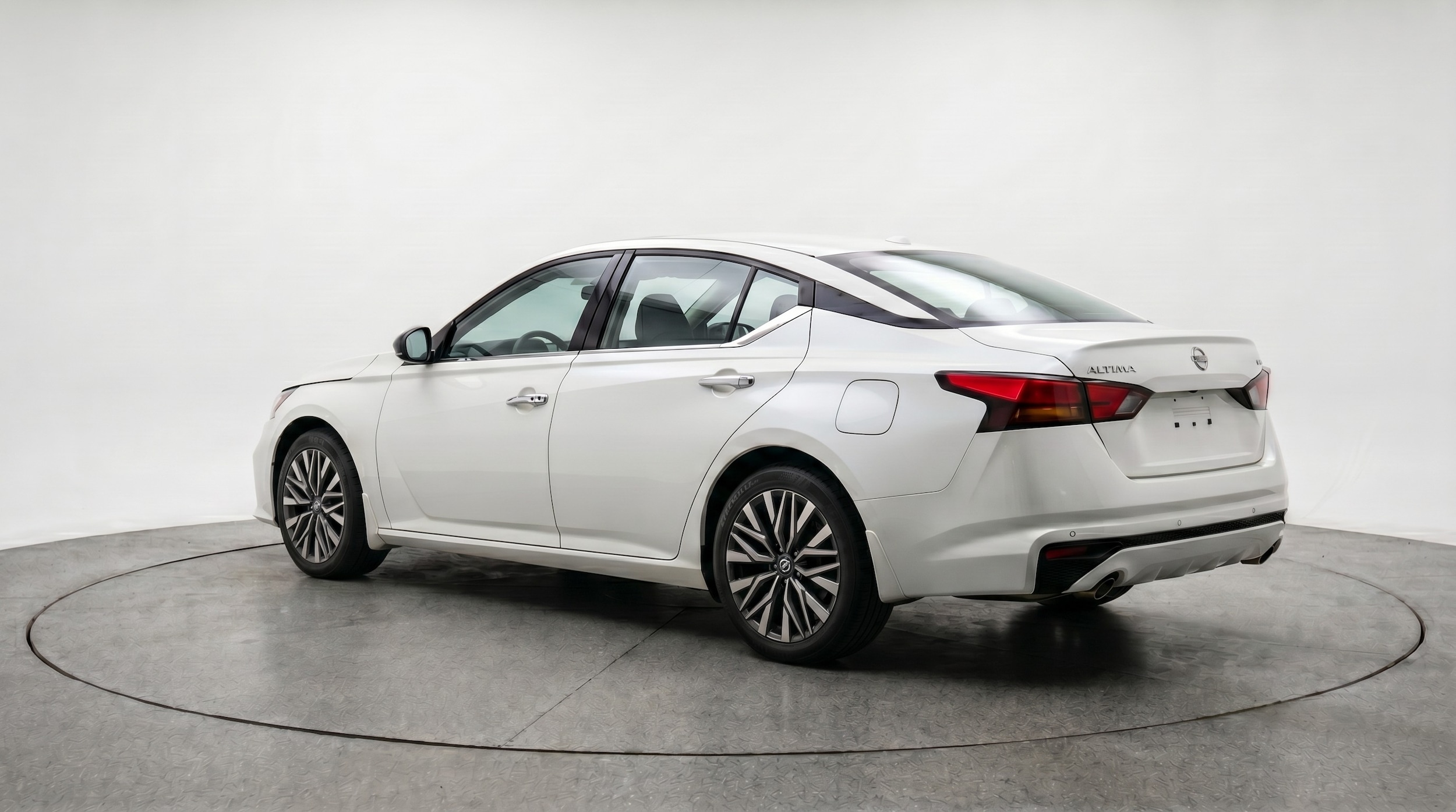 Thumbnail: 2025 Nissan Altima - 5