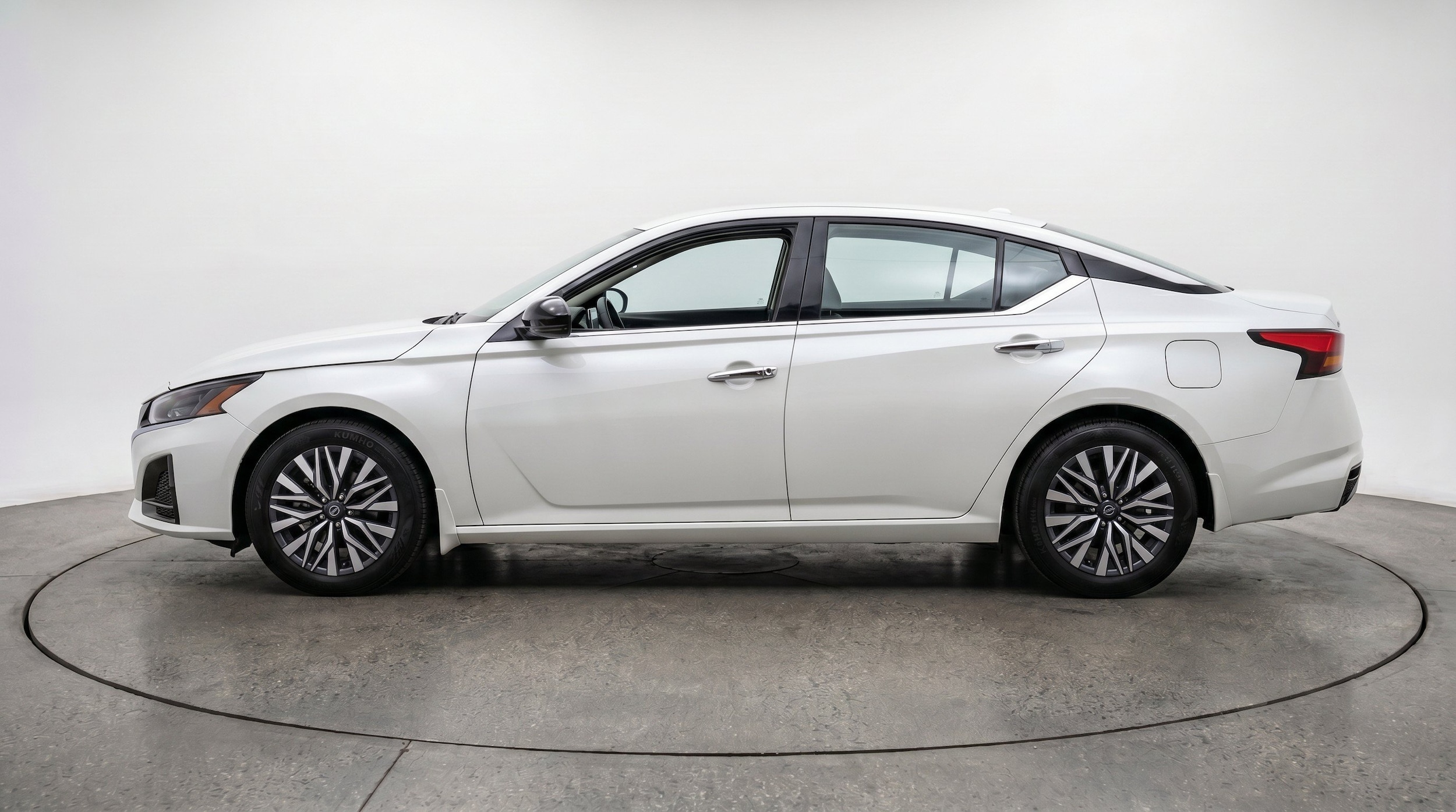 Thumbnail: 2025 Nissan Altima - 5