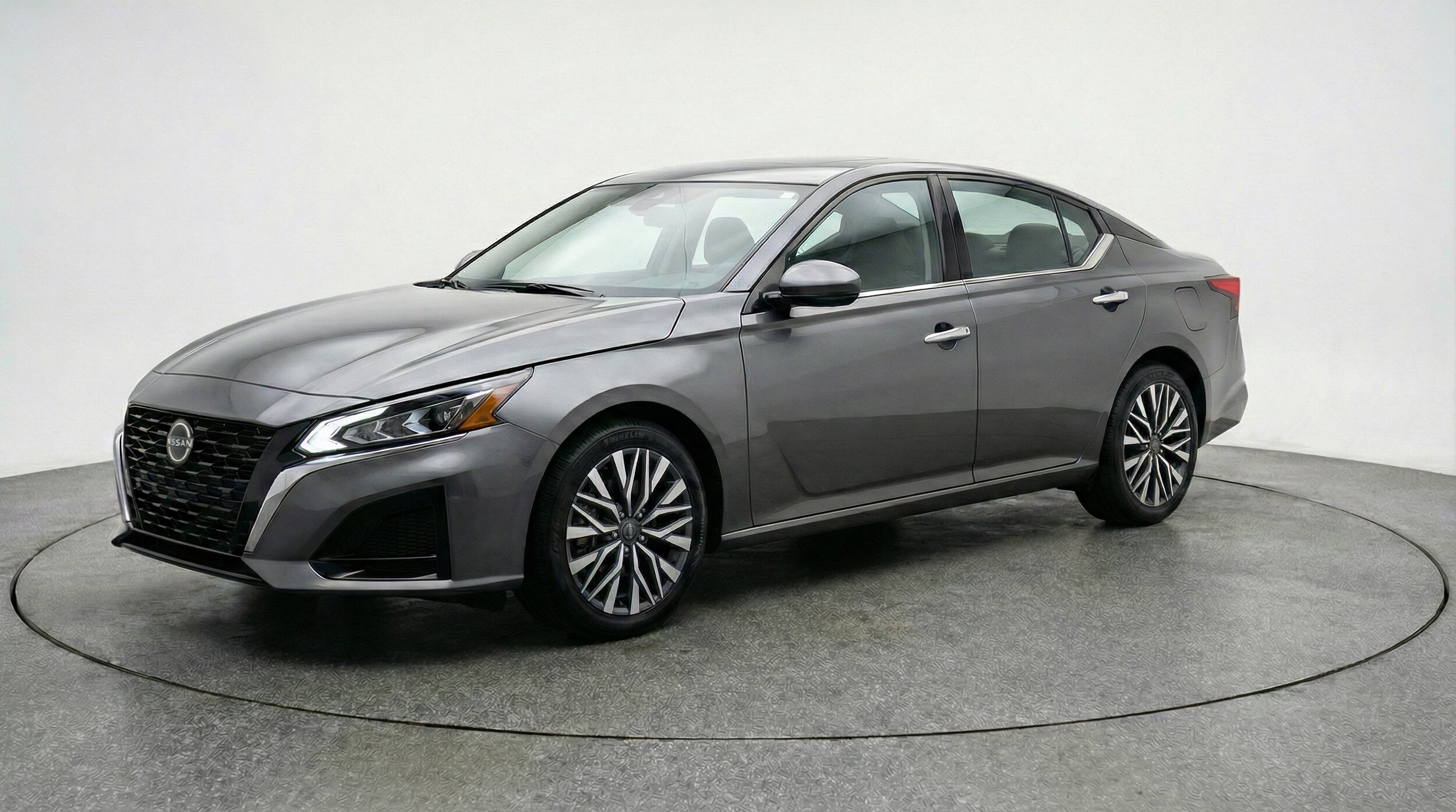 Thumbnail: 2025 Nissan Altima - 3