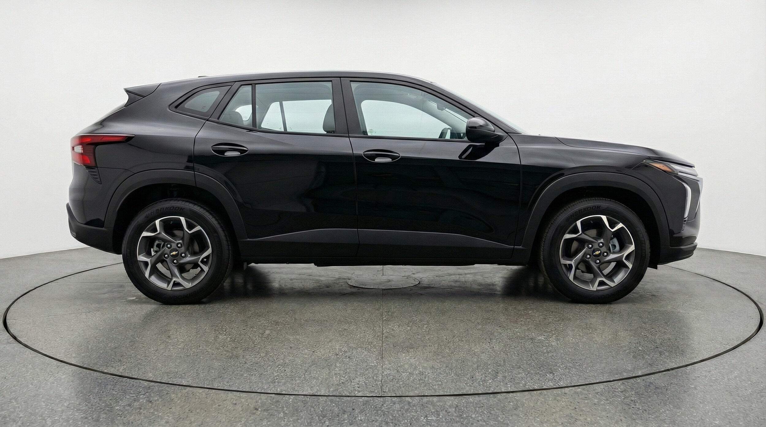 Thumbnail: 2025 Chevrolet Trax - 8