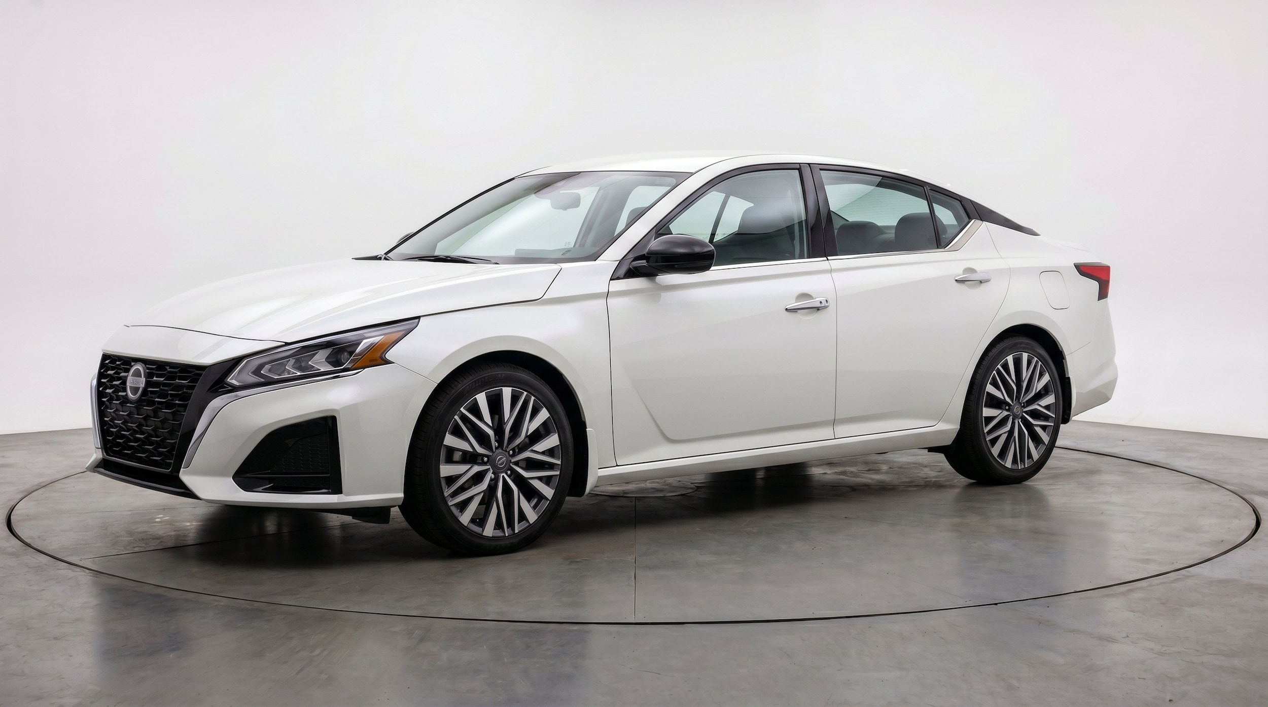 Thumbnail: 2025 Nissan Altima - 3