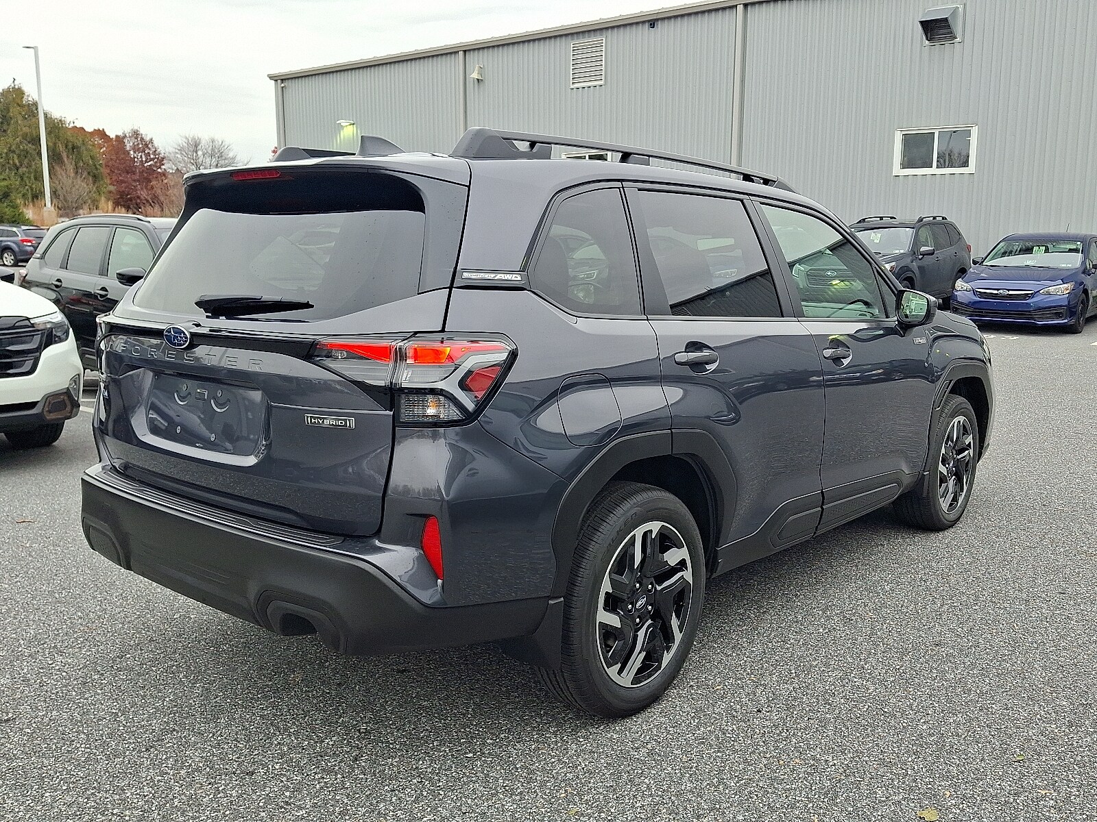 2025 Subaru Forester Premium photo 3