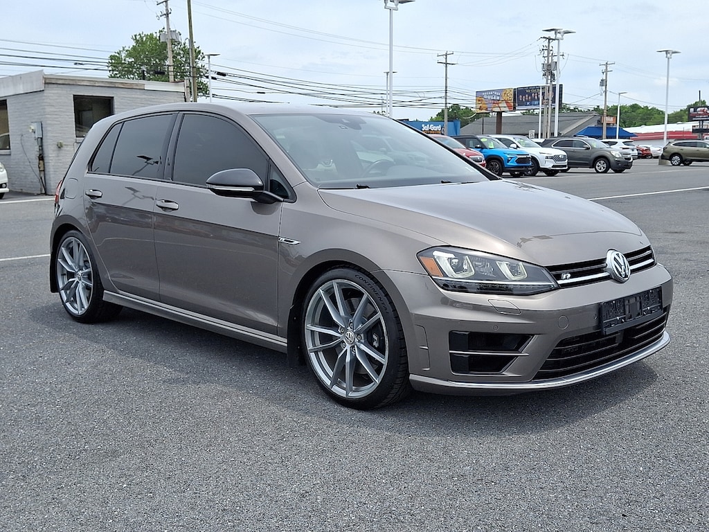 Used 2017 Volkswagen Golf R 4-Door w/DCC & Navigation Hatchback