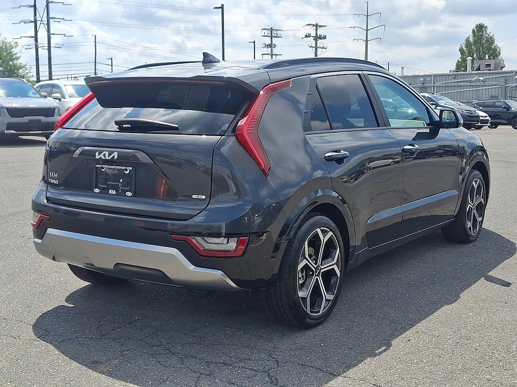 Used 2025 Kia Niro SX Touring Sport Utility
