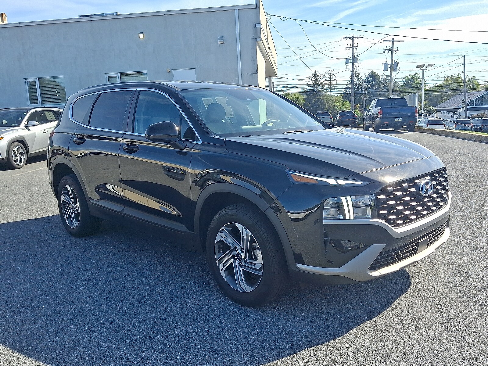 2023 Hyundai Santa Fe SE photo 2