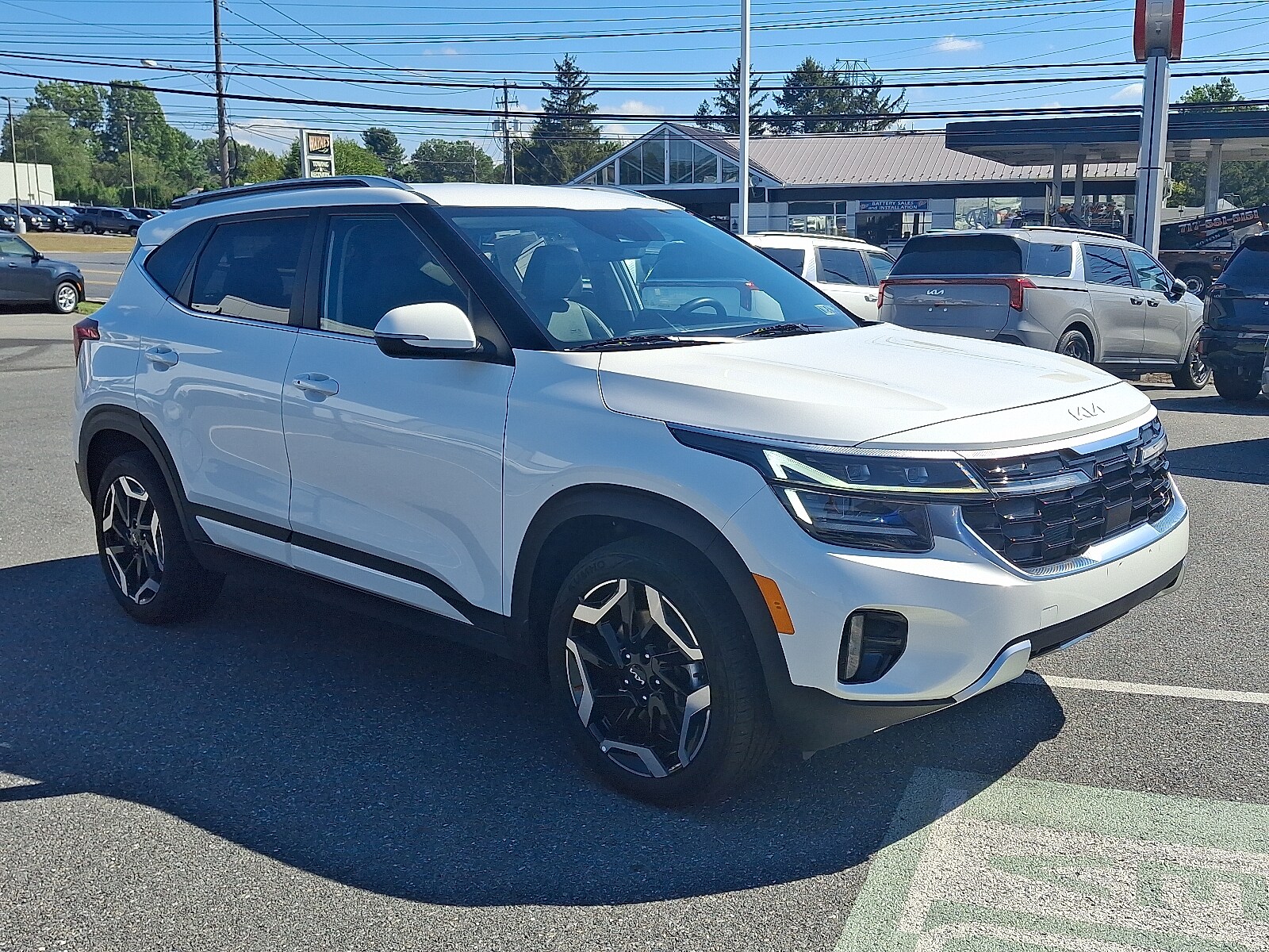 2024 Kia Seltos SX photo 2