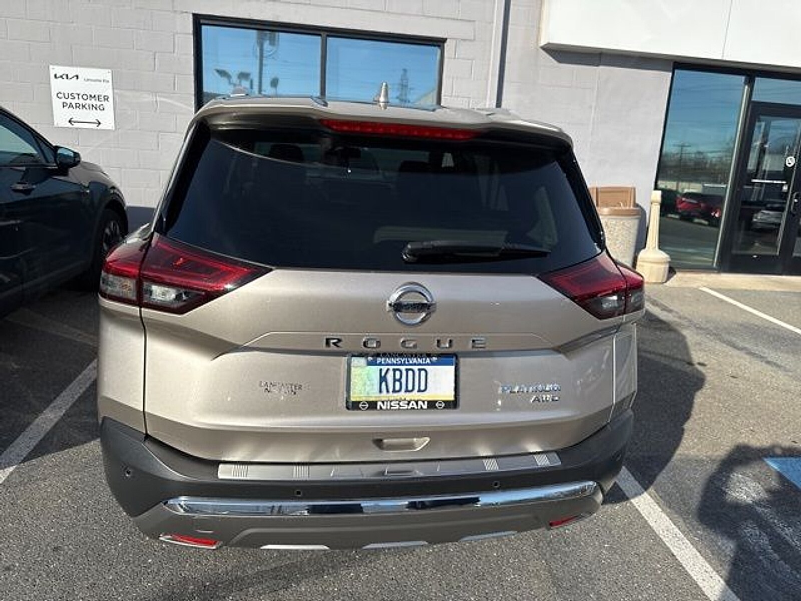 2021 Nissan Rogue Platinum AWD photo 3