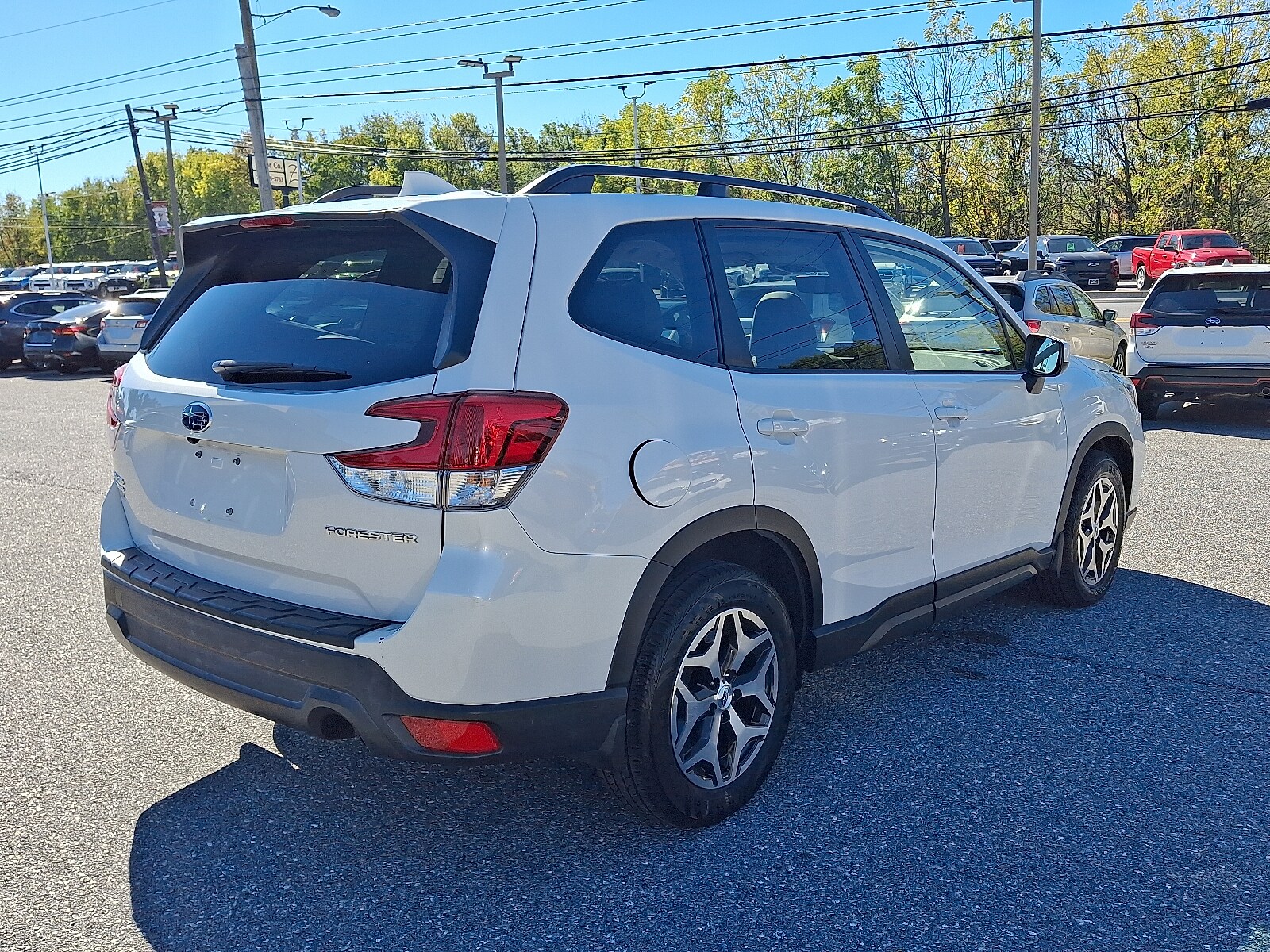 2020 Subaru Forester Premium photo 4