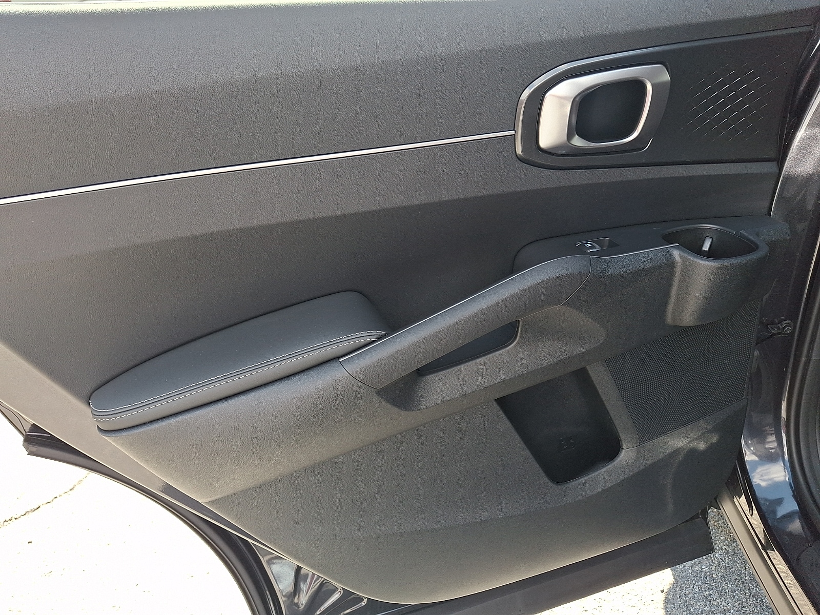 2025 Kia Sorento S - Photo 10