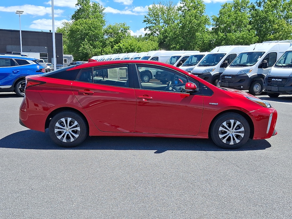 Used 2019 Toyota Prius XLE Hatchback