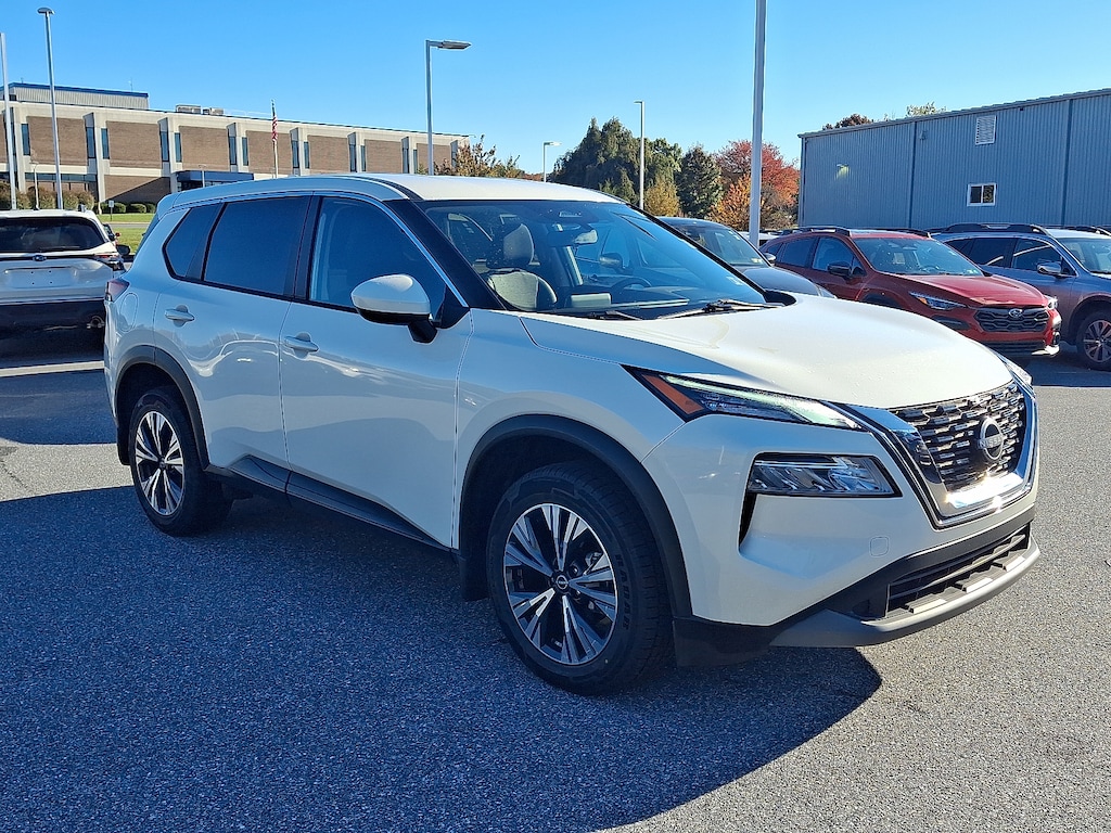 Used 2023 Nissan Rogue SV Intelligent AWD Sport Utility