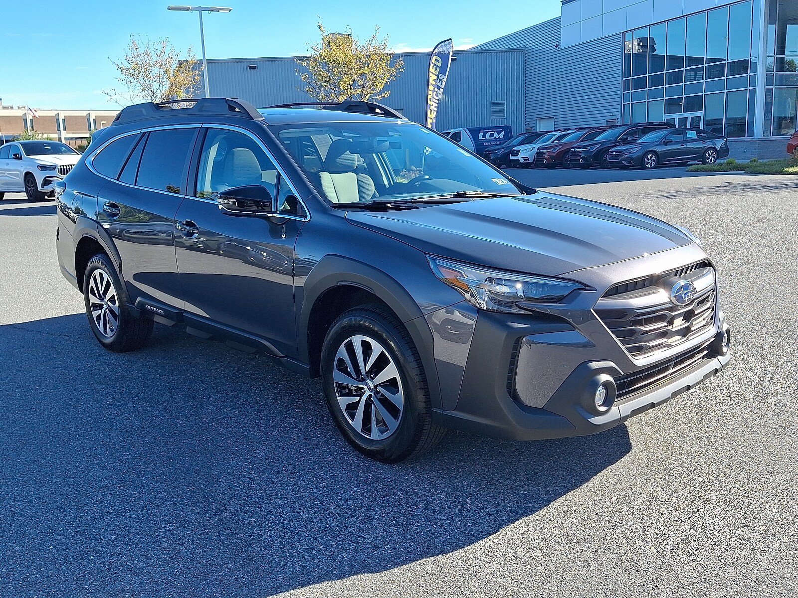 2025 Subaru Outback Premium photo 3