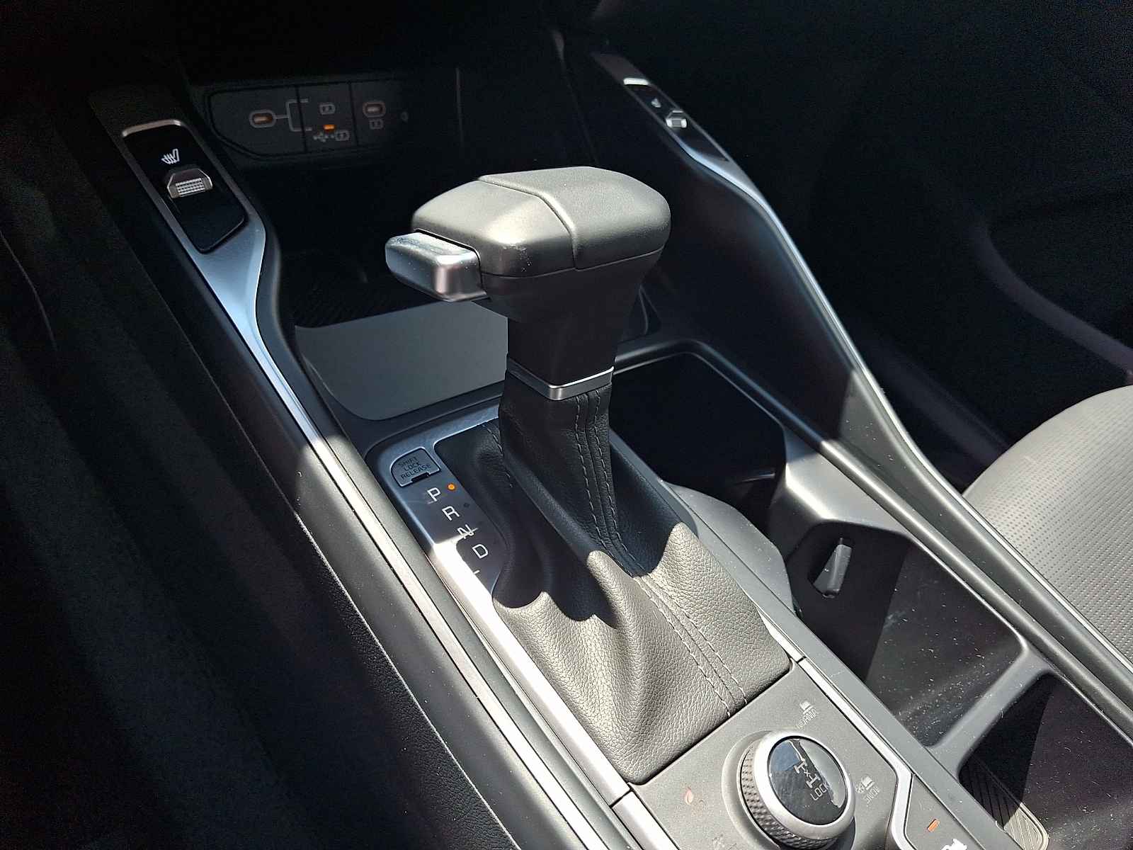2025 Kia Sorento S - Photo 12